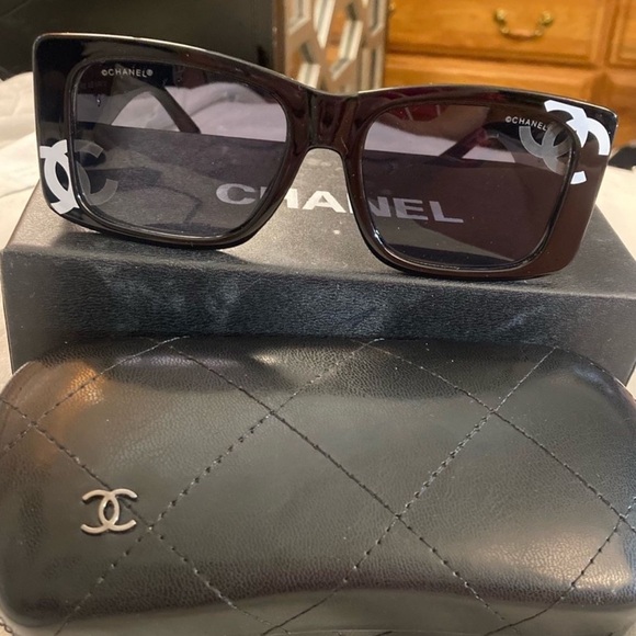 CHANEL CC Logo Square Sunglasses 71472 - Picture 3 of 14